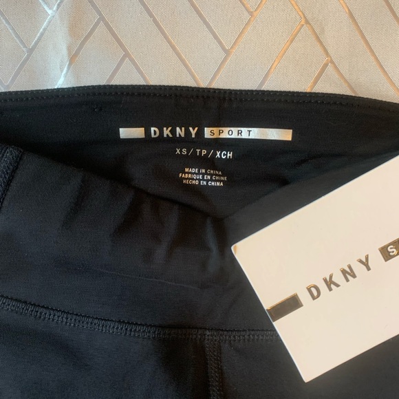 NWT designer DKNY crop stretchy black yoga gym leggings with tie - Picture 5 of 7